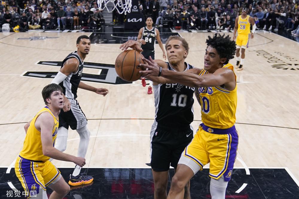 表现都让阿 表现都让阿